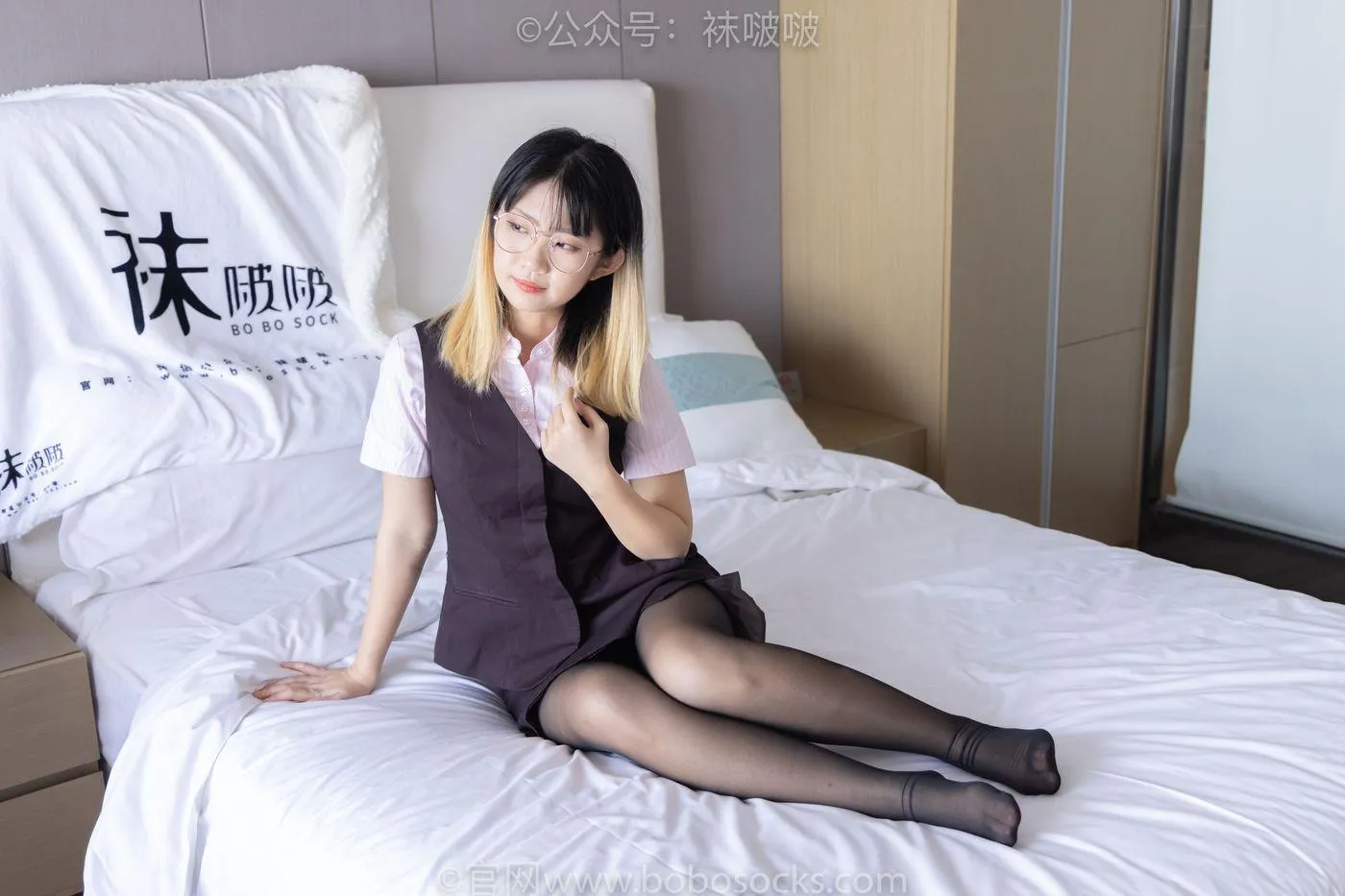 [BoBoSocks袜啵啵]NO.065 砂糖-招行制服、高跟鞋、黑丝 [140P]插图4